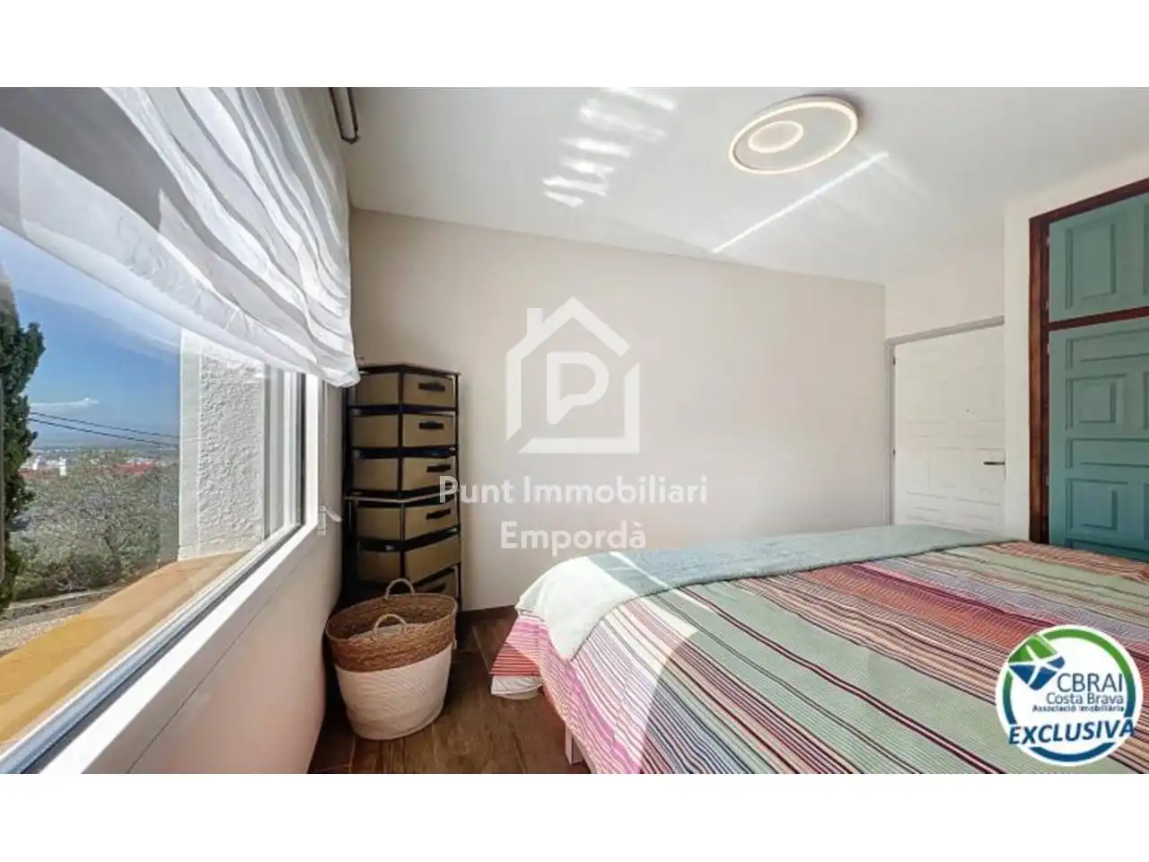 Dormitori de Apartament en venda en Roses amb Parquet, Terrassa i Moblat