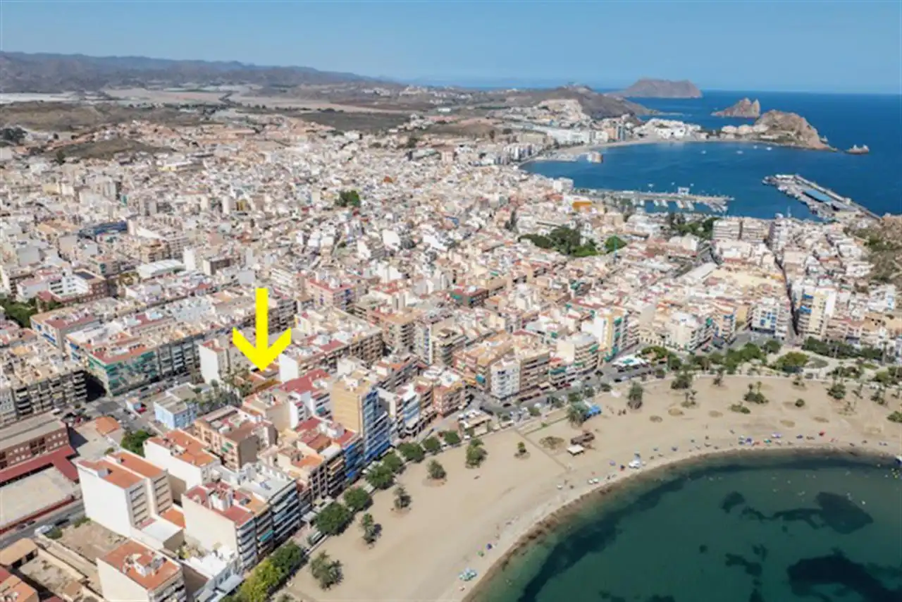 Vista exterior de Àtic en venda en Águilas amb Terrassa i Piscina