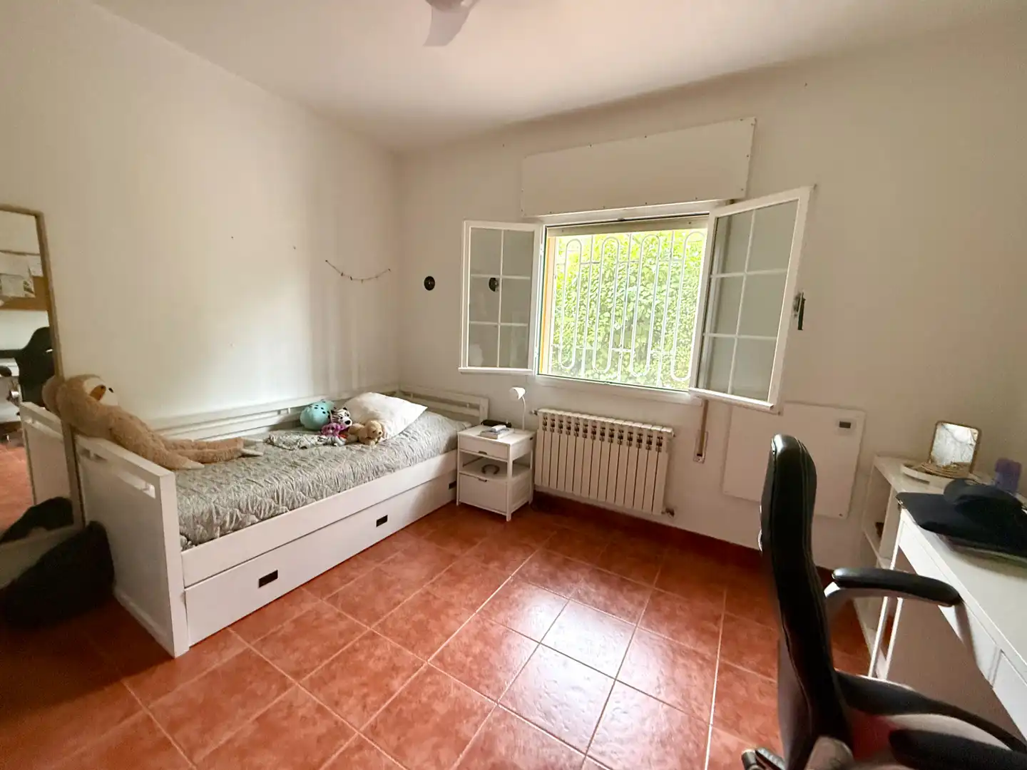 Habitación de Casa o chalet en venta en Poblete con Aire acondicionado, Jardín privado y Piscina