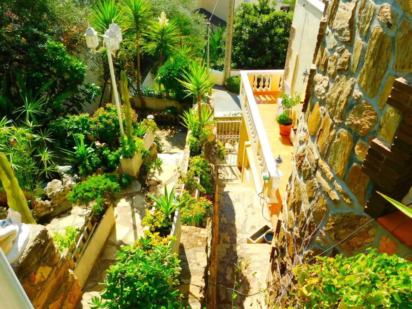 Vista exterior de Casa o xalet en venda en Roses amb Aire condicionat, Jardí privat i Terrassa