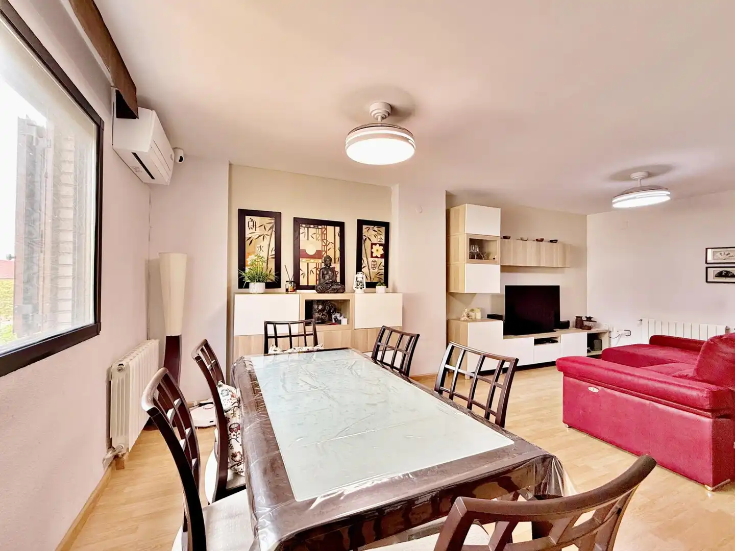Comedor de Casa adosada en venta en Paterna con Aire acondicionado, Jardín privado y Trastero