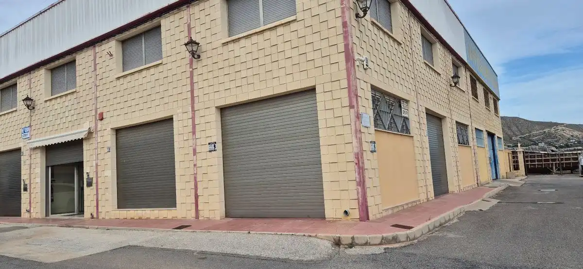 Fabrikhallen zum Verkauf in Av. de la Generalitat, Campello pueblo