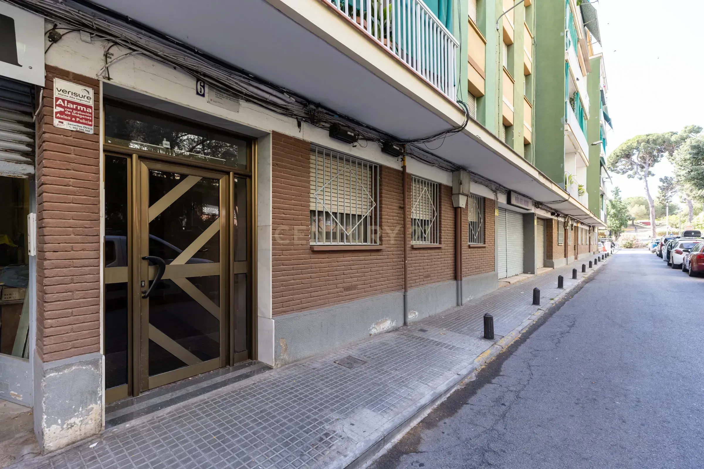 Vista exterior de Pis en venda en Cerdanyola del Vallès