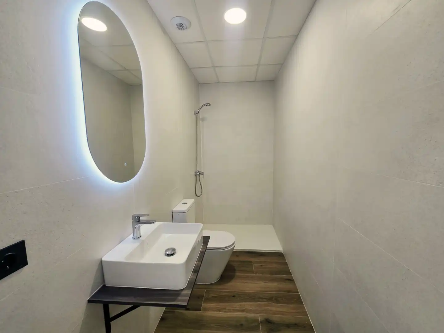 Bathroom of Detached homes for sale in Manlleu  with Heating and Private garden