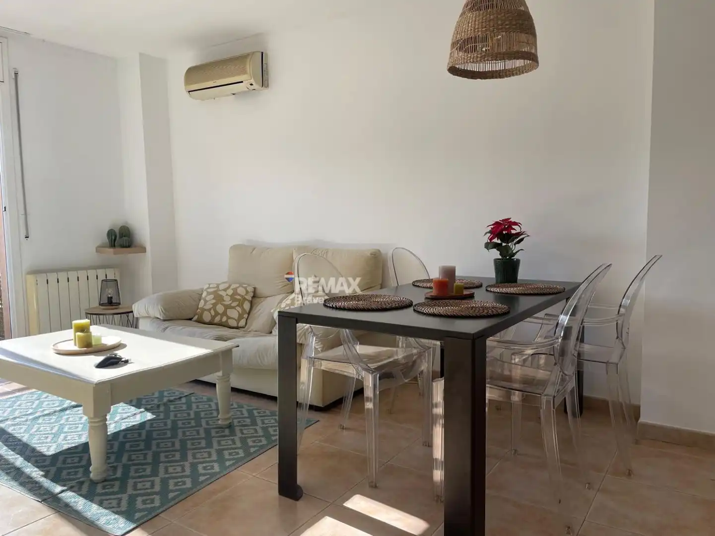 Sala de estar de Piso en venta en Girona con Aire acondicionado y Balcón