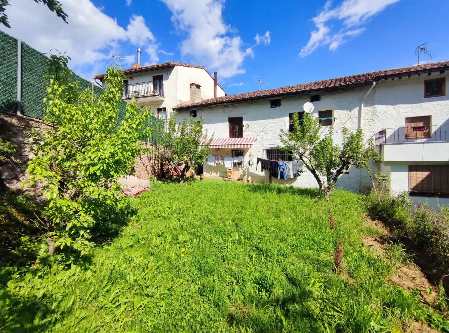 Garden of Houses for sale in Ezcaray  with Heating and Furnished