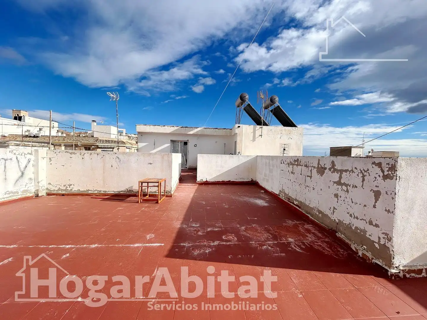 Vista exterior de Pis en venda en Llíria amb Aire condicionat i Terrassa