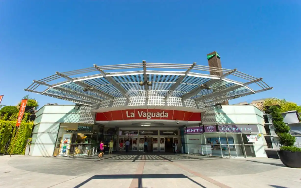 Vista exterior de Piso en venta en Madrid con Terraza