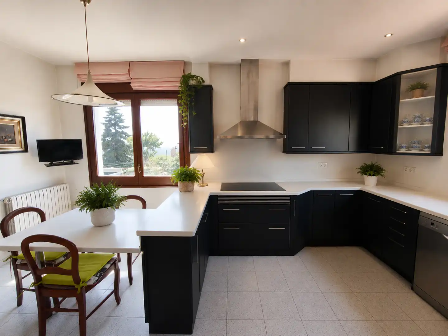 Cuina de Casa o xalet de lloguer en Girona amb Aire condicionat, Calefacció i Jardí privat