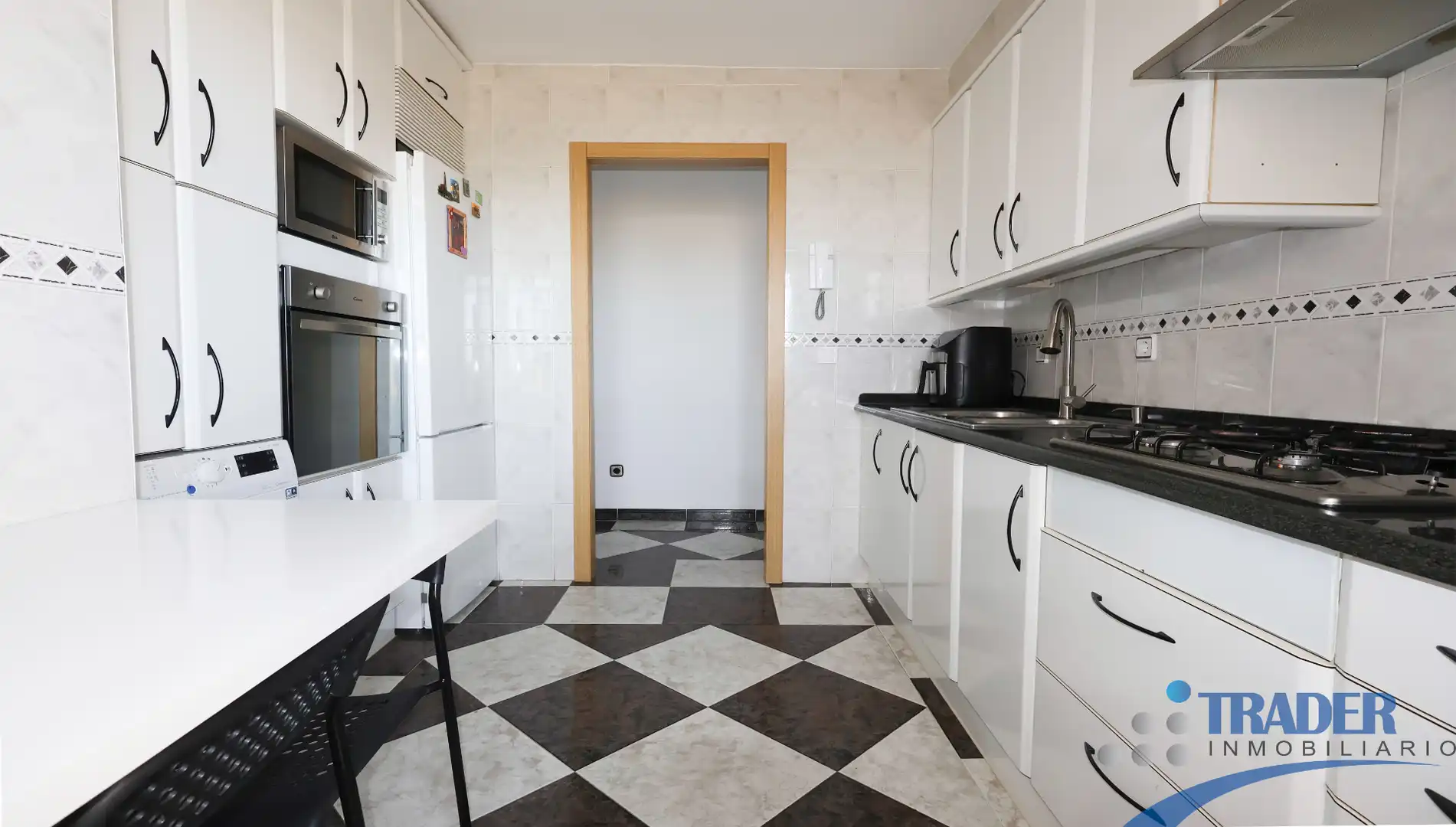 Cocina de Piso en venta en Fuenlabrada con Jardín privado, Terraza y Balcón