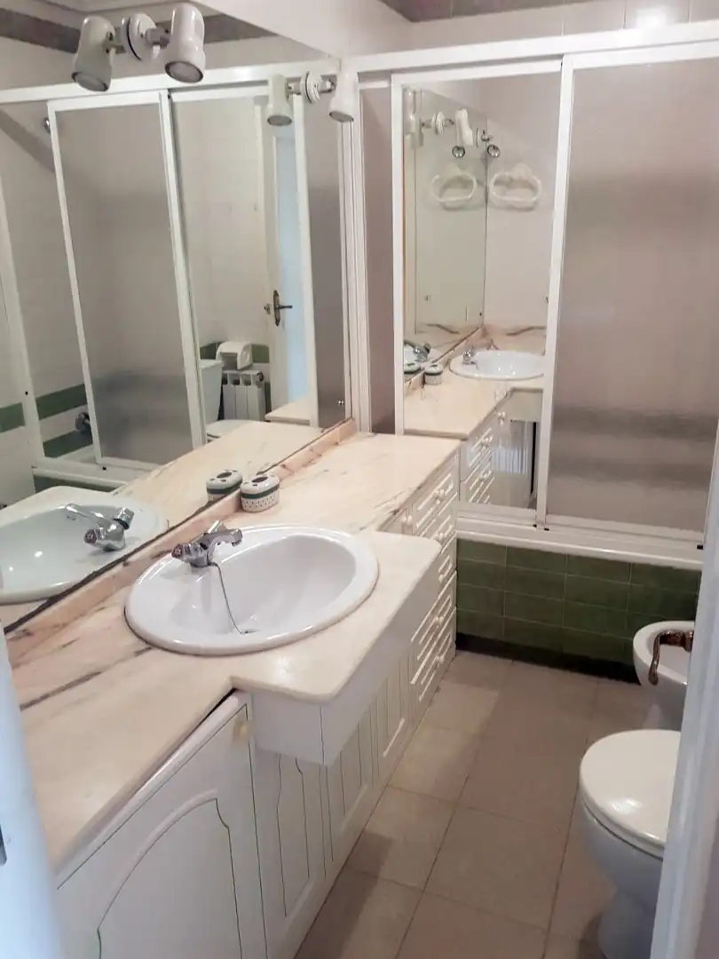 Bathroom of Flat for rent in Cáceres  with Heating, Terrace and Furnished