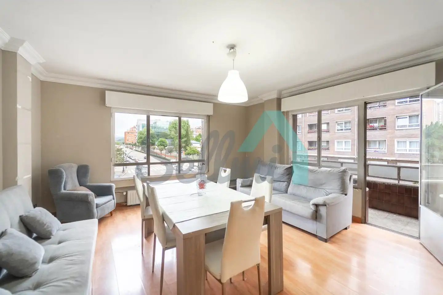 Living room of Flat for sale in Oviedo   with Heating, Terrace and Storage room