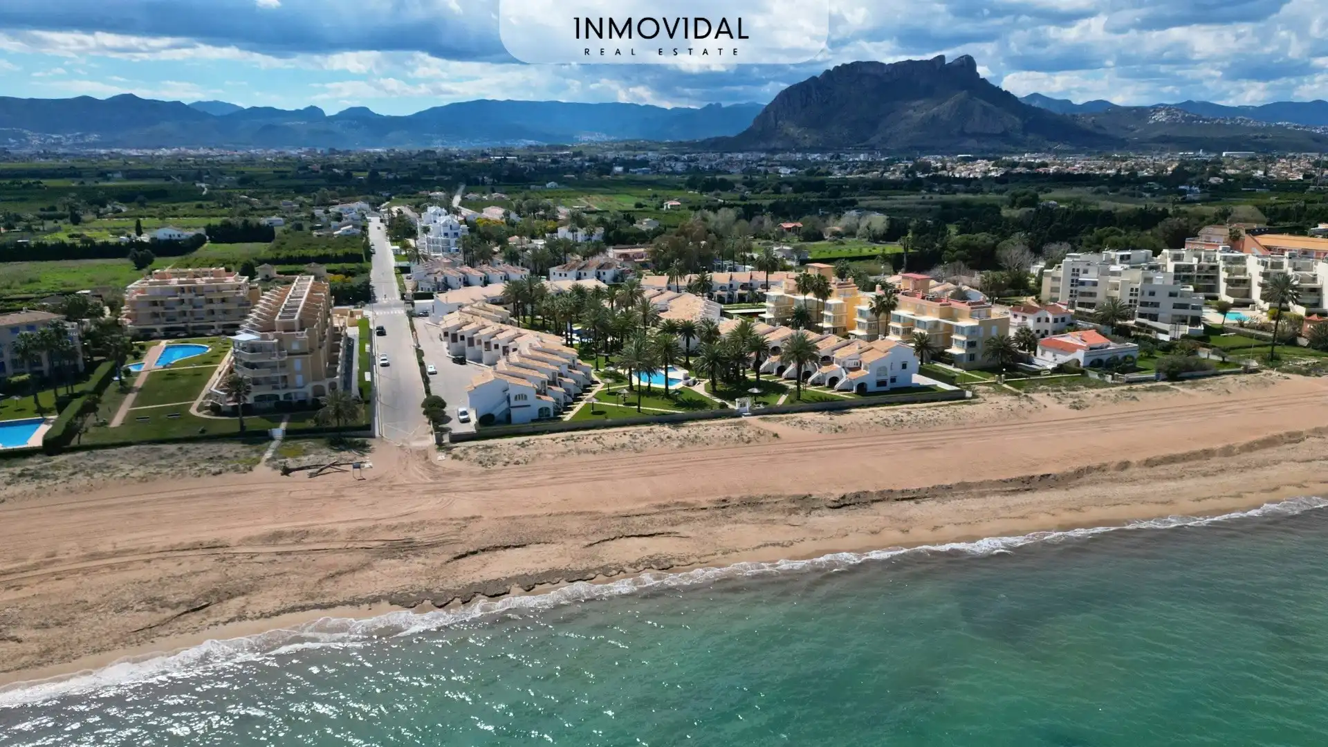 Vista exterior de Casa adosada en venta en Dénia con Aire acondicionado, Terraza y Trastero