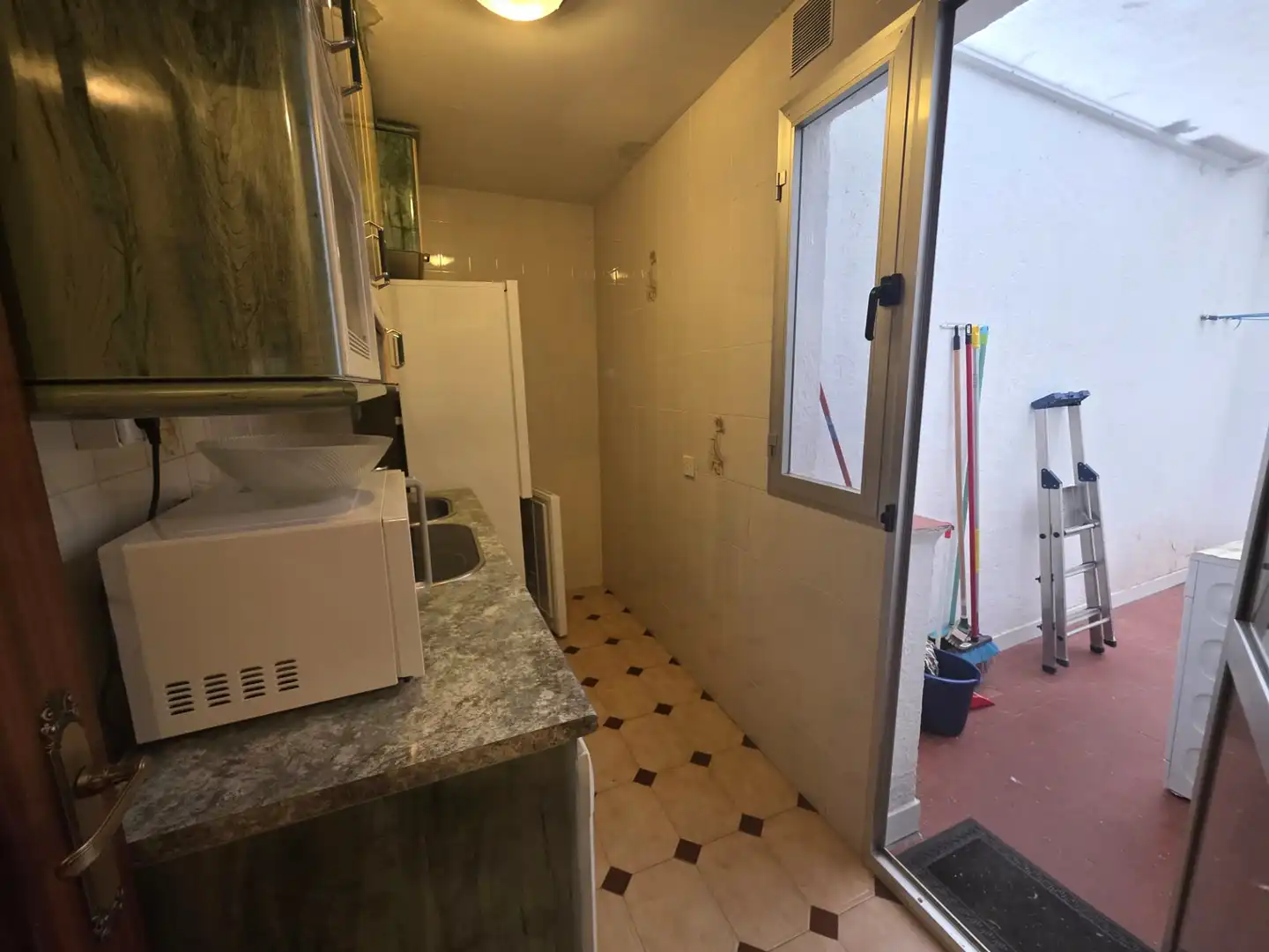 Cocina de Piso en venta en Madrid con Calefacción, Trastero y Amueblado