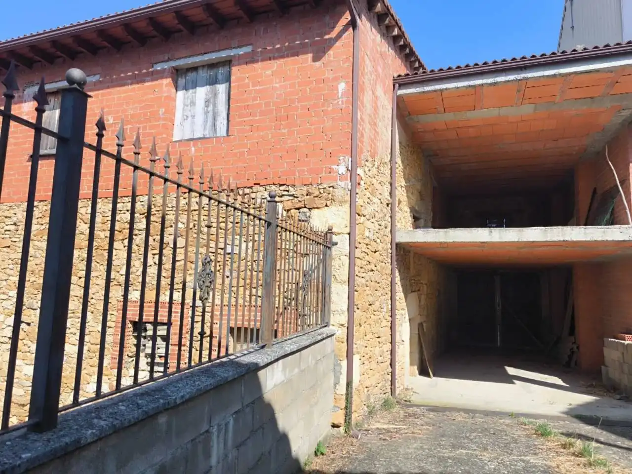 Vista exterior de Casa o chalet en venta en Vegaquemada con Calefacción y Jardín privado
