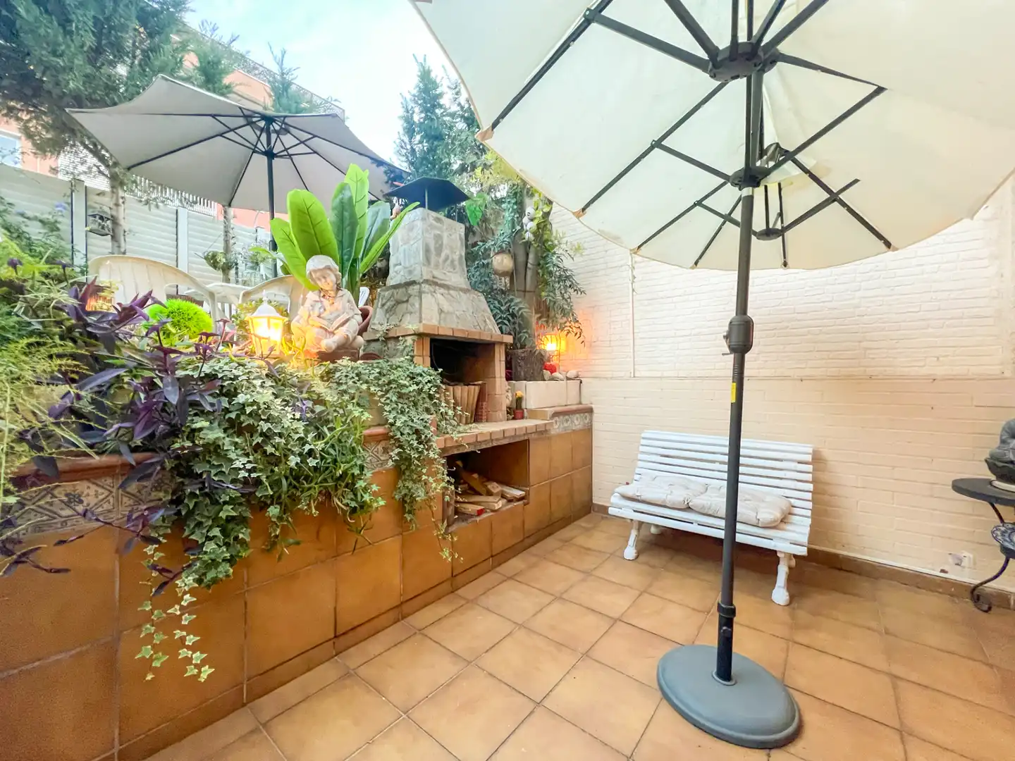 Terrasse von Einfamilien-Reihenhaus zum Verkauf in Mollet del Vallès mit Klimaanlage, Heizung und Privatgarten