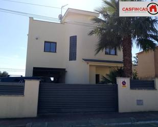 Exterior view of House or chalet for sale in El Vendrell  with Air Conditioner, Heating and Private garden