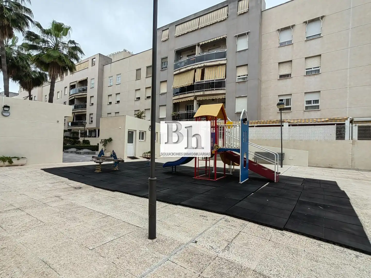 Parking de Piso en venta en Málaga con Aire acondicionado, Jardín privado y Terraza