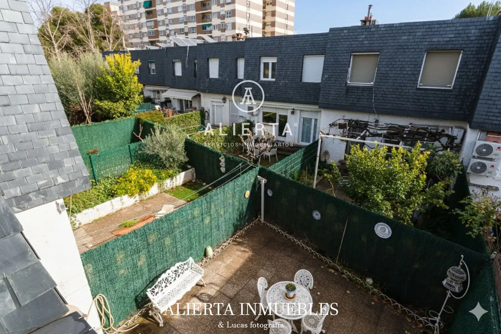 Vista exterior de Casa o chalet en venta en Zaragoza con Calefacción y Trastero