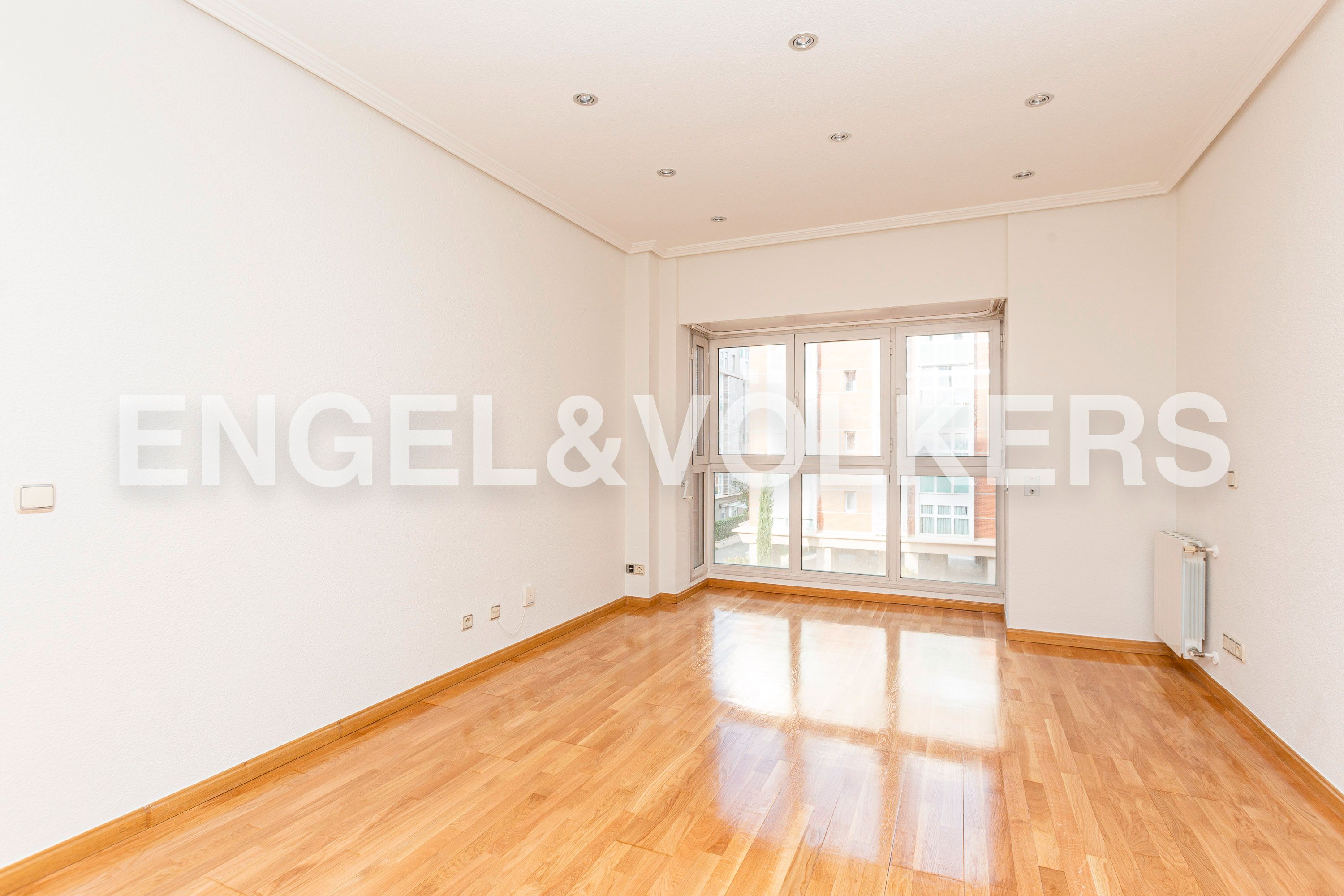 Sala d'estar de Apartament de lloguer en  Madrid Capital amb Aire condicionat, Calefacció i Parquet