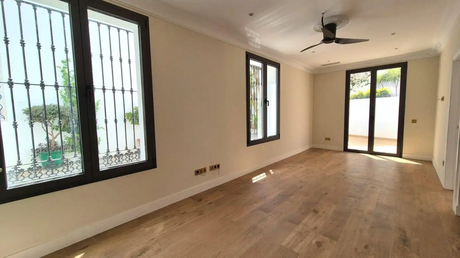 Inmuebles singulares con ascensor en venta en Estepona Pueblo, imagen 2