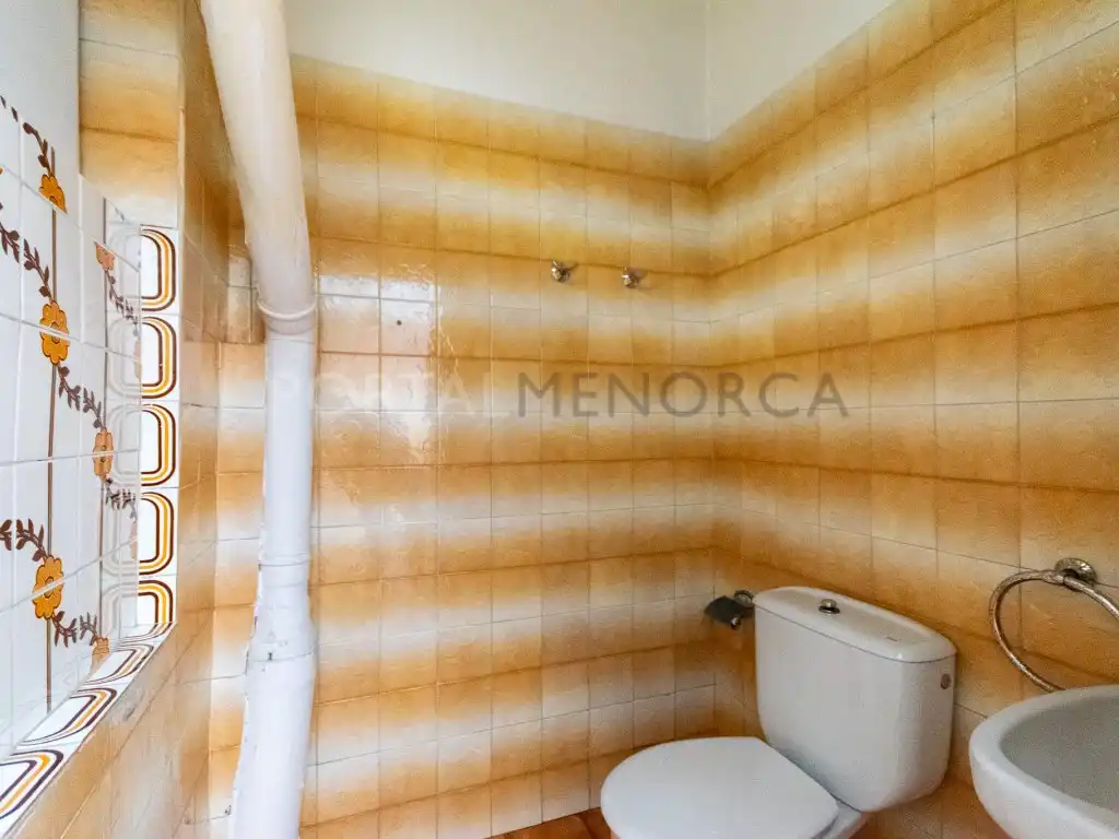 Badezimmer von Geschaftsraum zur Miete in Alaior