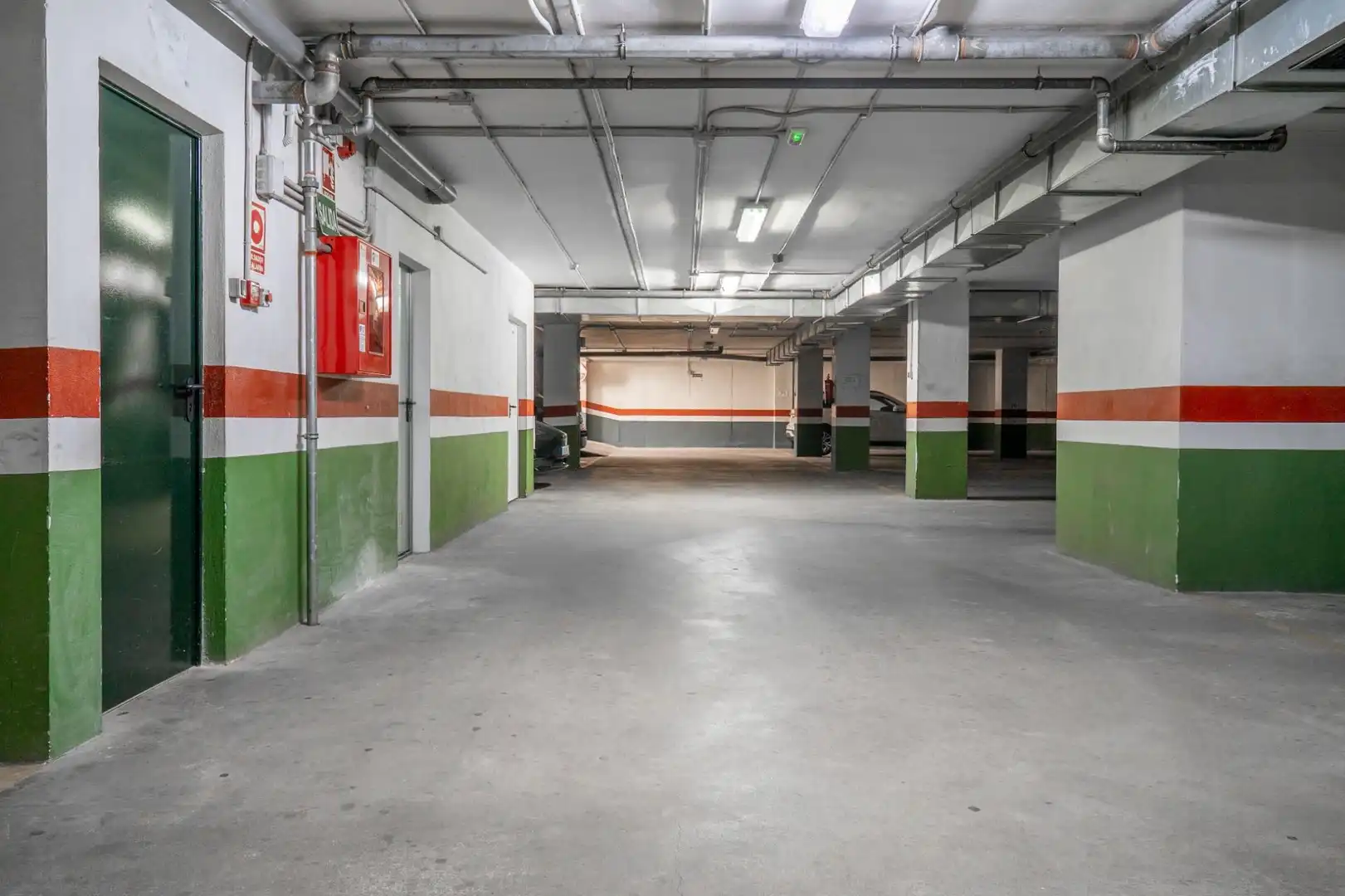 Parkplatz von Garage zum Verkauf in Granada