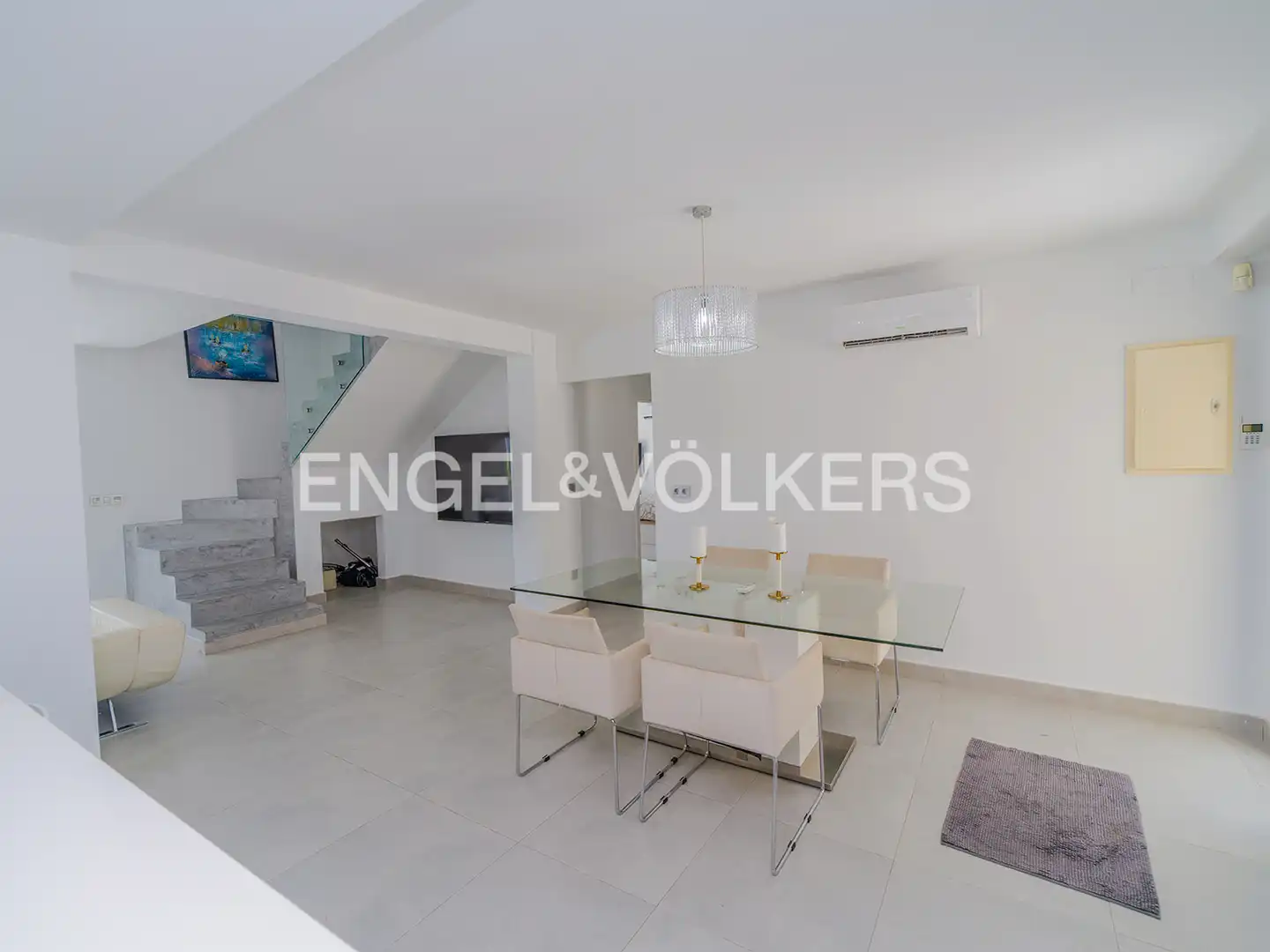 Comedor de Casa o chalet en venta en El Campello con Aire acondicionado, Calefacción y Jardín privado