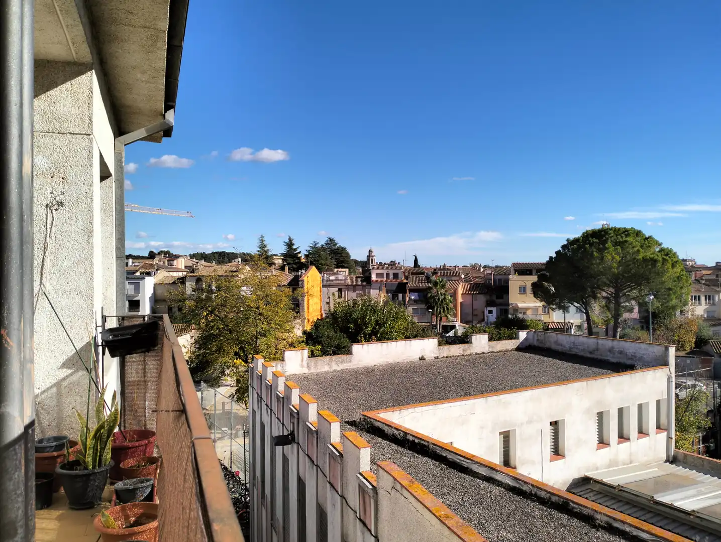 Vista exterior de Ático en venta en Banyoles con Aire acondicionado, Parquet y Terraza