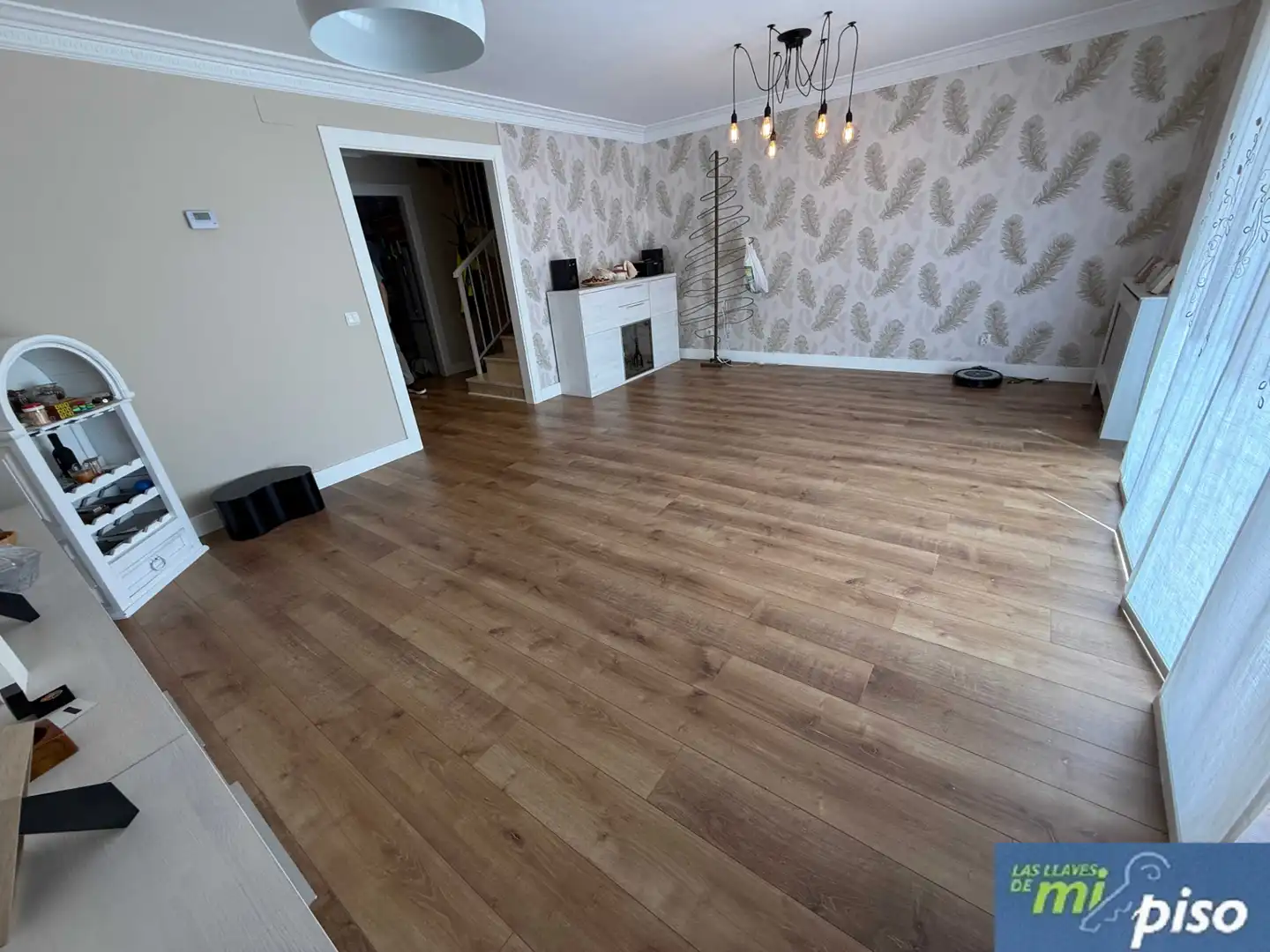 Sala d'estar de Casa adosada en venda en Cabezón de Pisuerga amb Calefacció, Jardí privat i Parquet