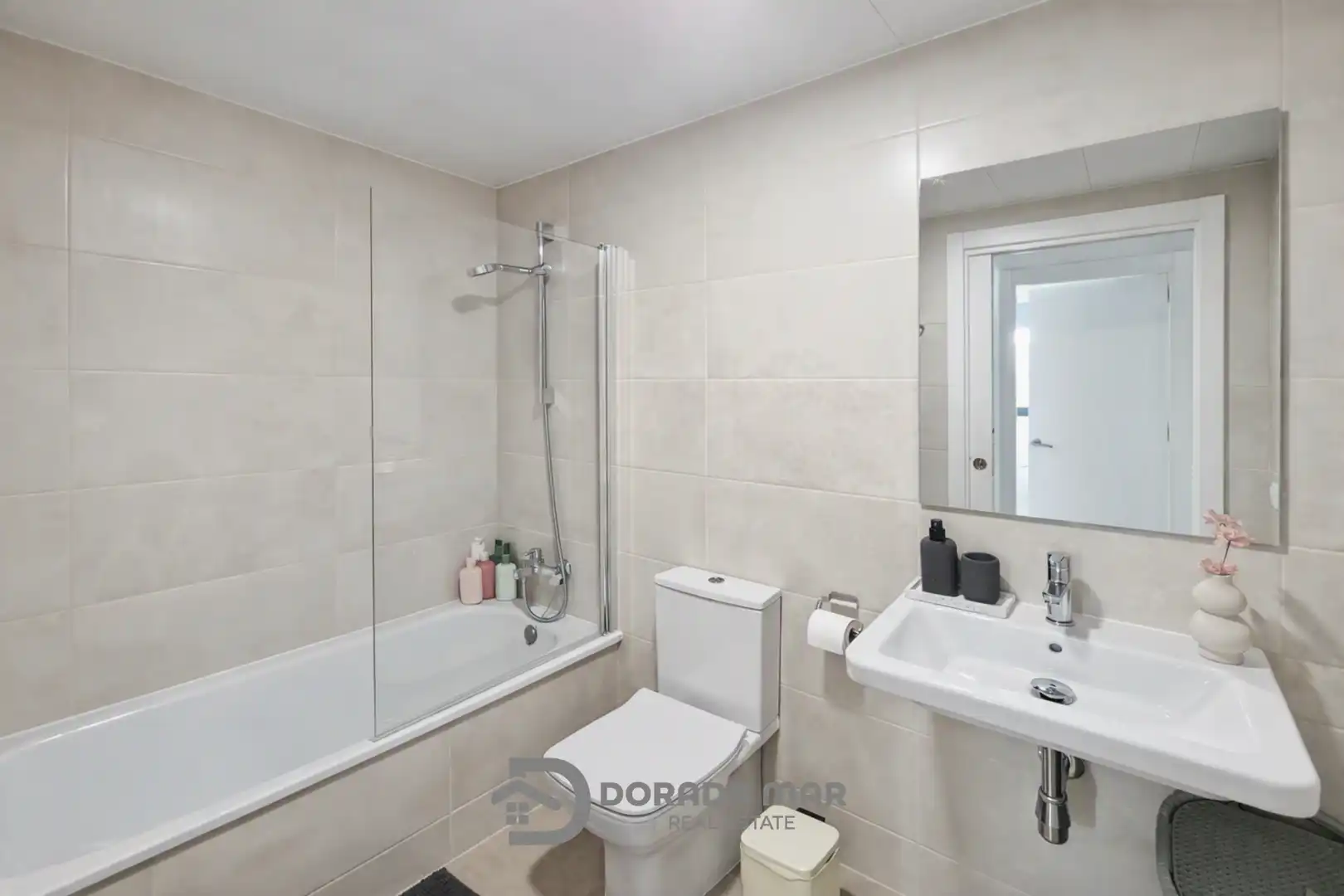 Bany de Apartament en venda en Sant Pere de Ribes amb Terrassa, Traster i Piscina