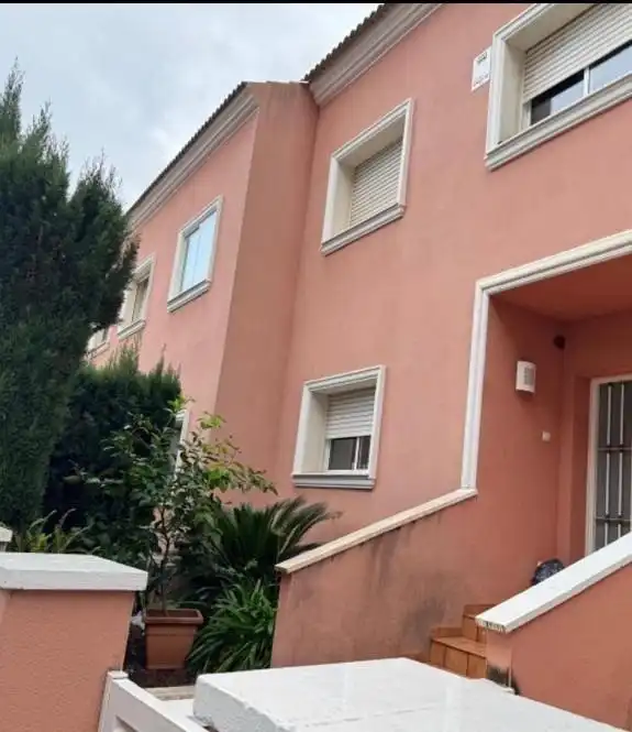 Exterior view of Detached homes for sale in El Vendrell  with Community pool