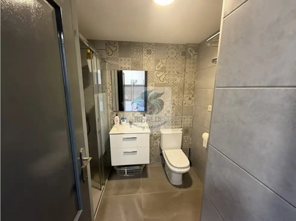 Baño de Apartamento en venta en La Oliva con Terraza, Piscina y Amueblado
