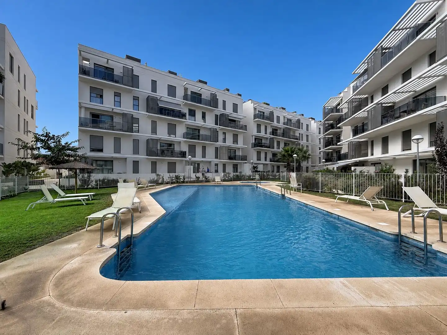 Swimming pool of Flat for sale in Dénia  with Air Conditioner, Heating and Swimming Pool