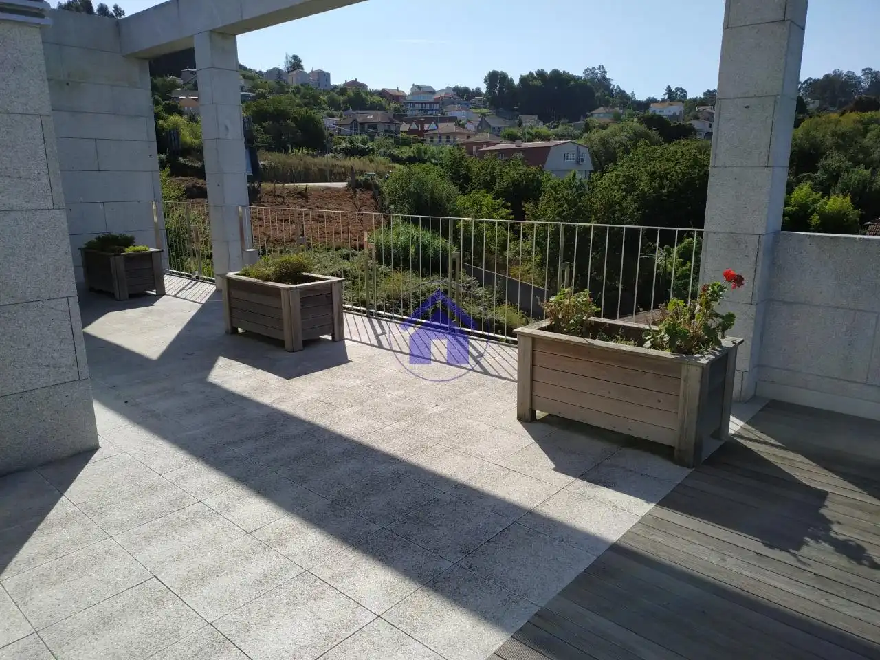 Terrassa de Apartament de lloguer en Vigo  amb Calefacció, Parquet i Traster