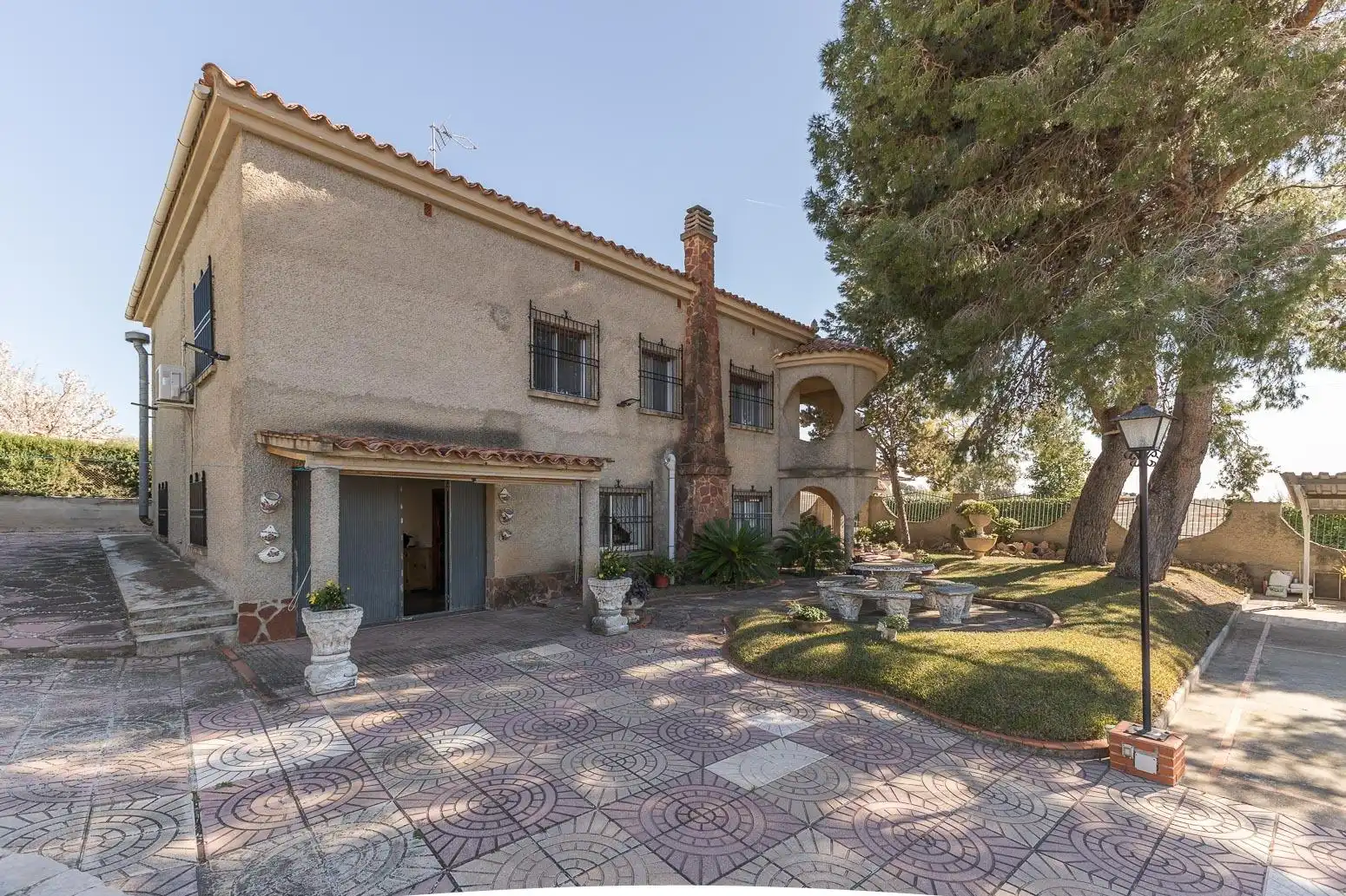 Vista exterior de Casa o chalet en venta en La Pobla de Vallbona con Aire acondicionado, Calefacción y Jardín privado