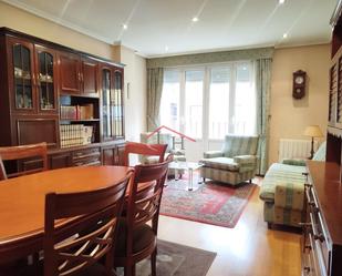 Sala d'estar de Apartament en venda en León Capital  amb Calefacció i Traster