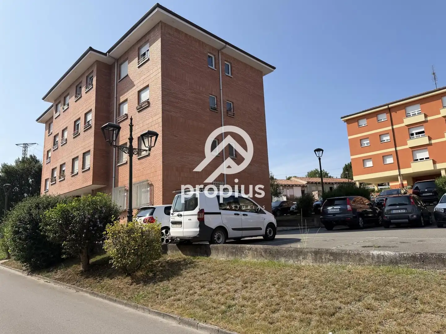 Aparcament de Pis en venda en Llanera amb Calefacció