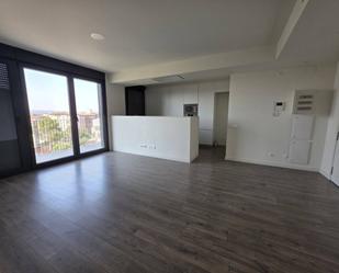 Living room of Flat to rent in Manresa  with Air Conditioner, Terrace and Community pool