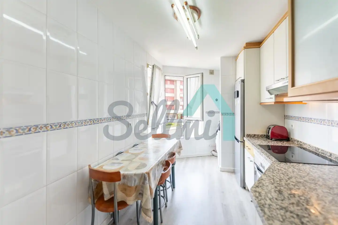 Kitchen of Flat for share in Oviedo   with Heating, Furnished and Internet