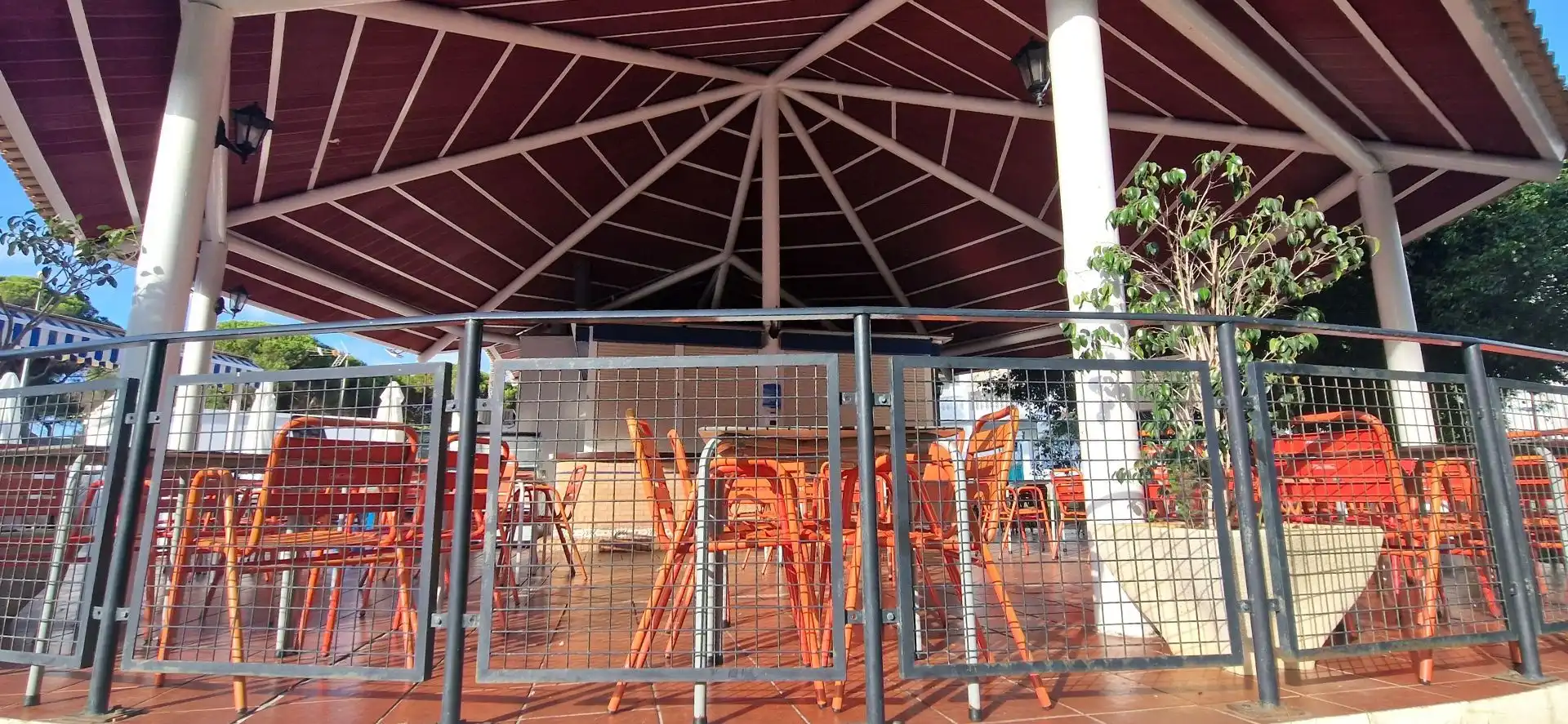 Terrassa de Apartament de lloguer en El Portil amb Piscina comunitària