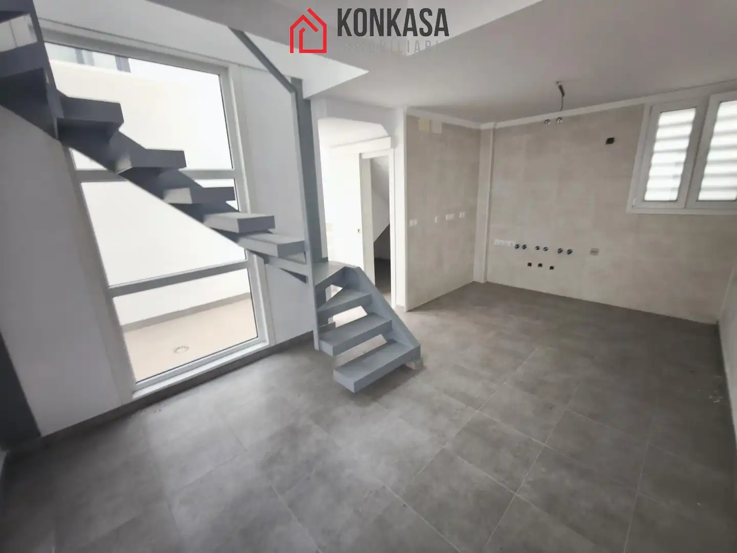 Duplexes for sale in Espera  with Storage room