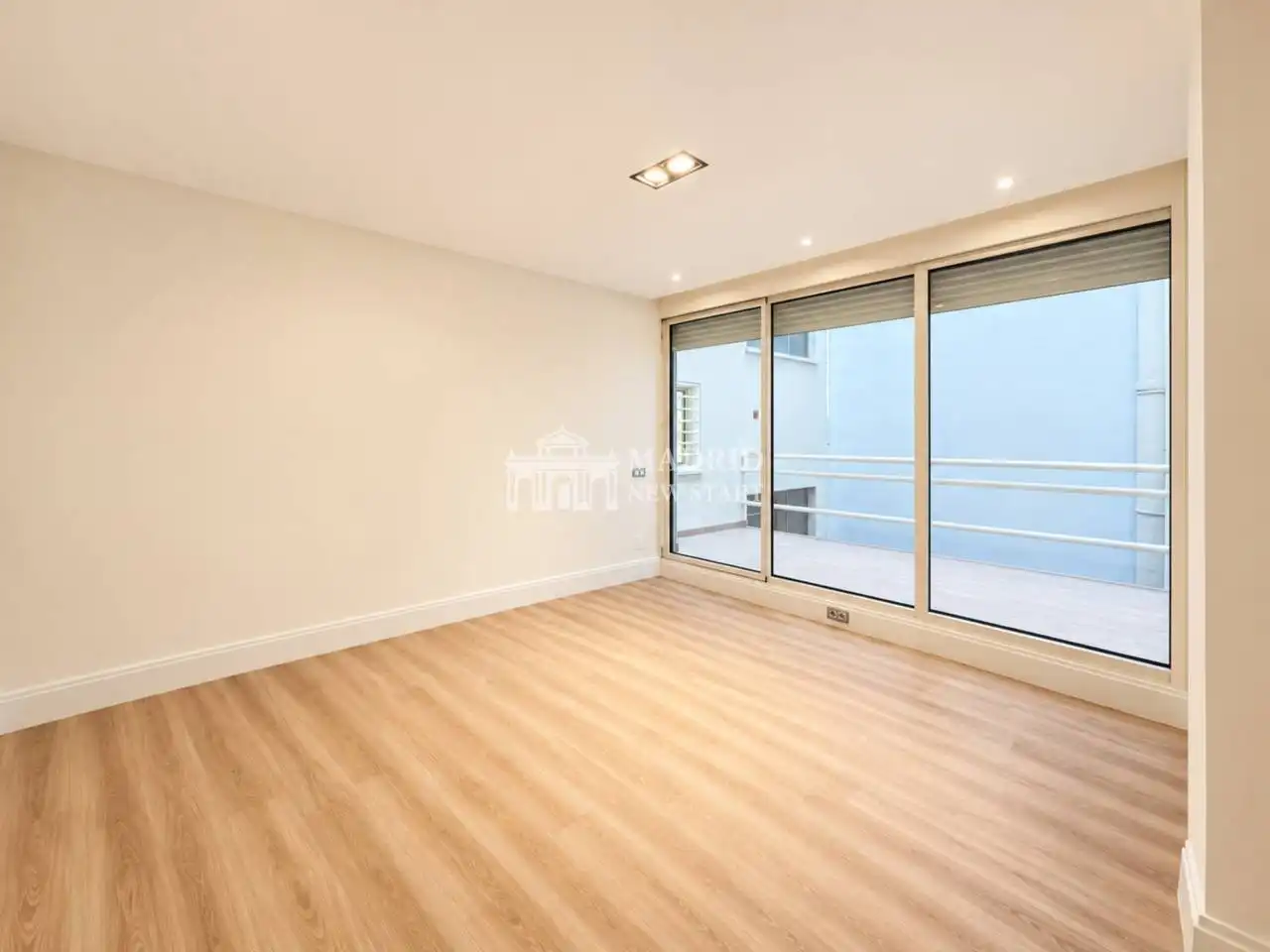Bedroom of Flat for rent in Madrid  with Air Conditioner, Heating and Parquet flooring