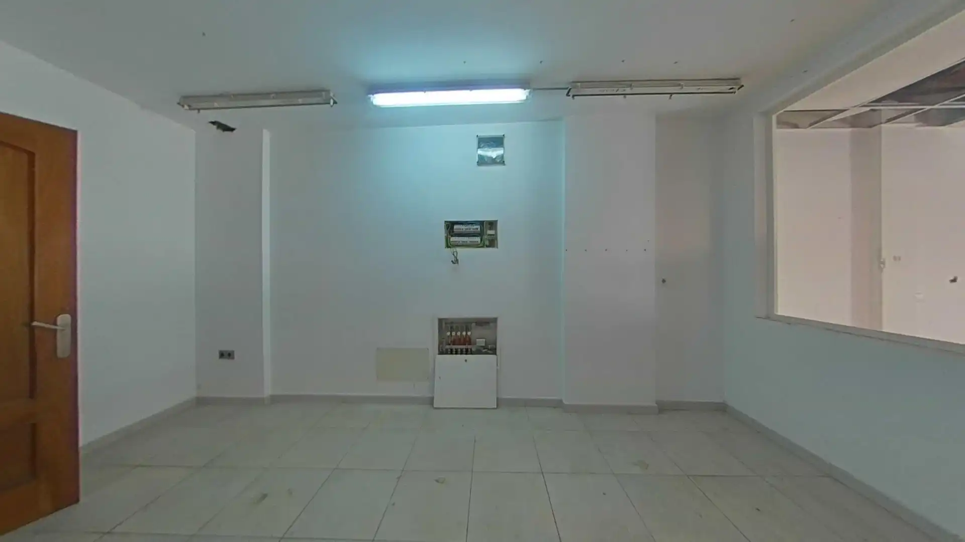 Semi-detached house for sale in calle Emporda, imagen 3