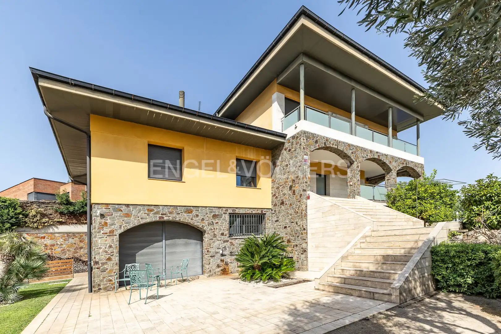 Vista exterior de Casa o chalet en venta en Canovelles con Aire acondicionado, Calefacción y Jardín privado