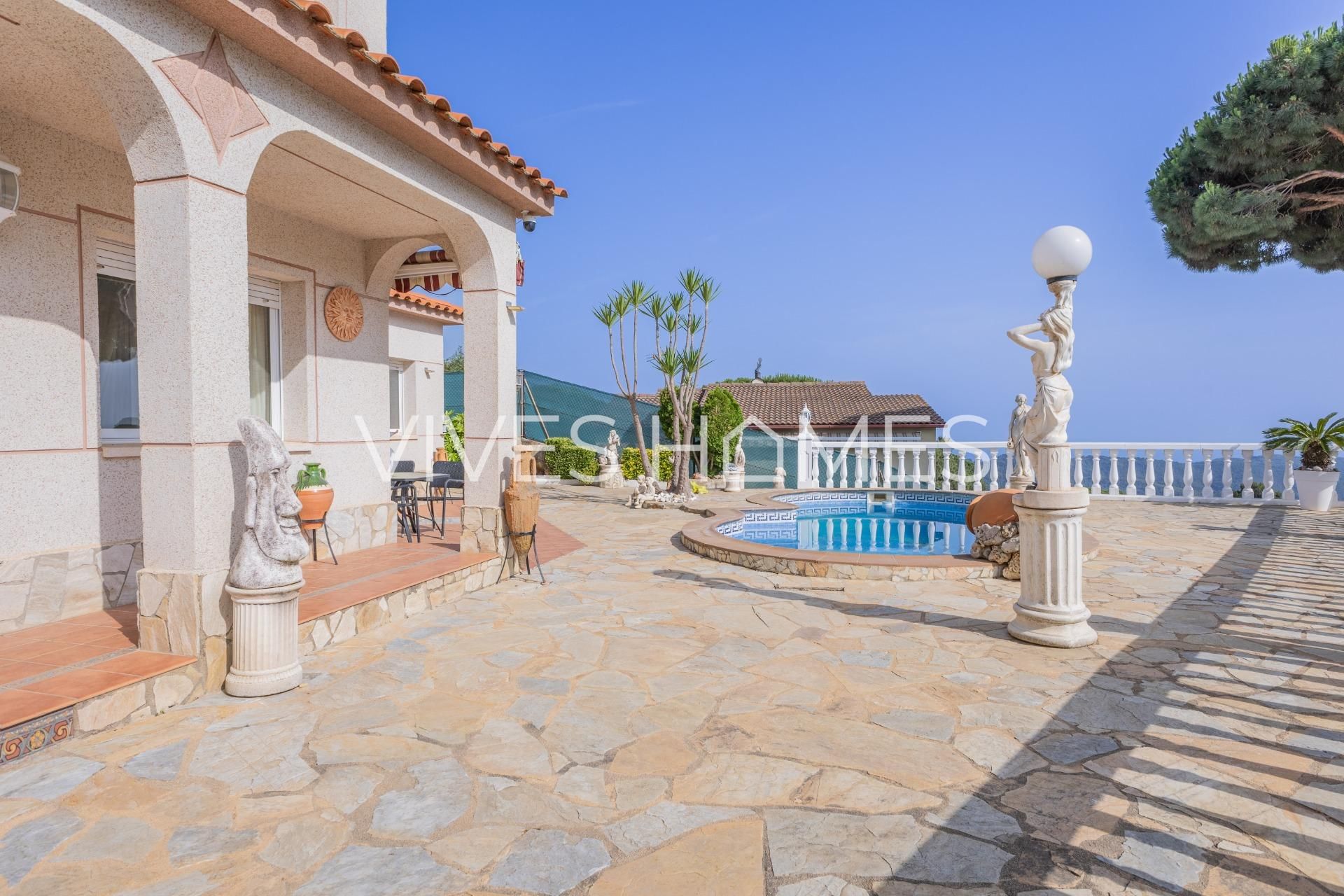 Exterior view of House or chalet for sale in Sant Cebrià de Vallalta  with Air Conditioner, Heating and Private garden