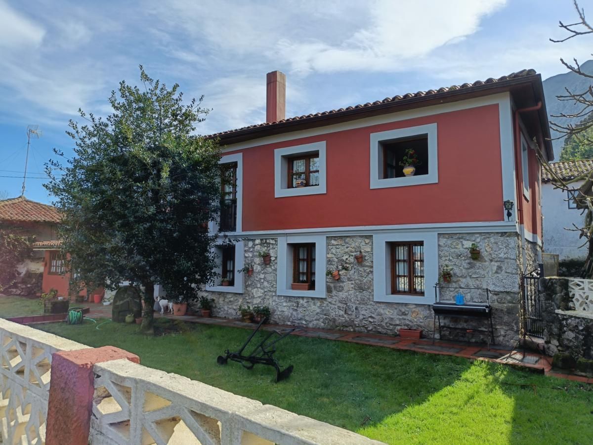Exterior view of Single-family semi-detached for sale in Llanes  with Heating, Private garden and Terrace