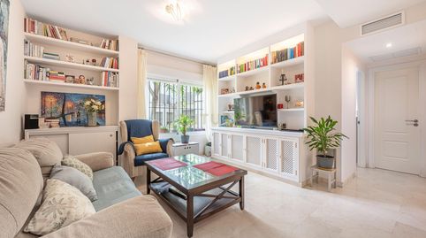 Foto 2 de Apartamento en venta en Cancelada, Estepona