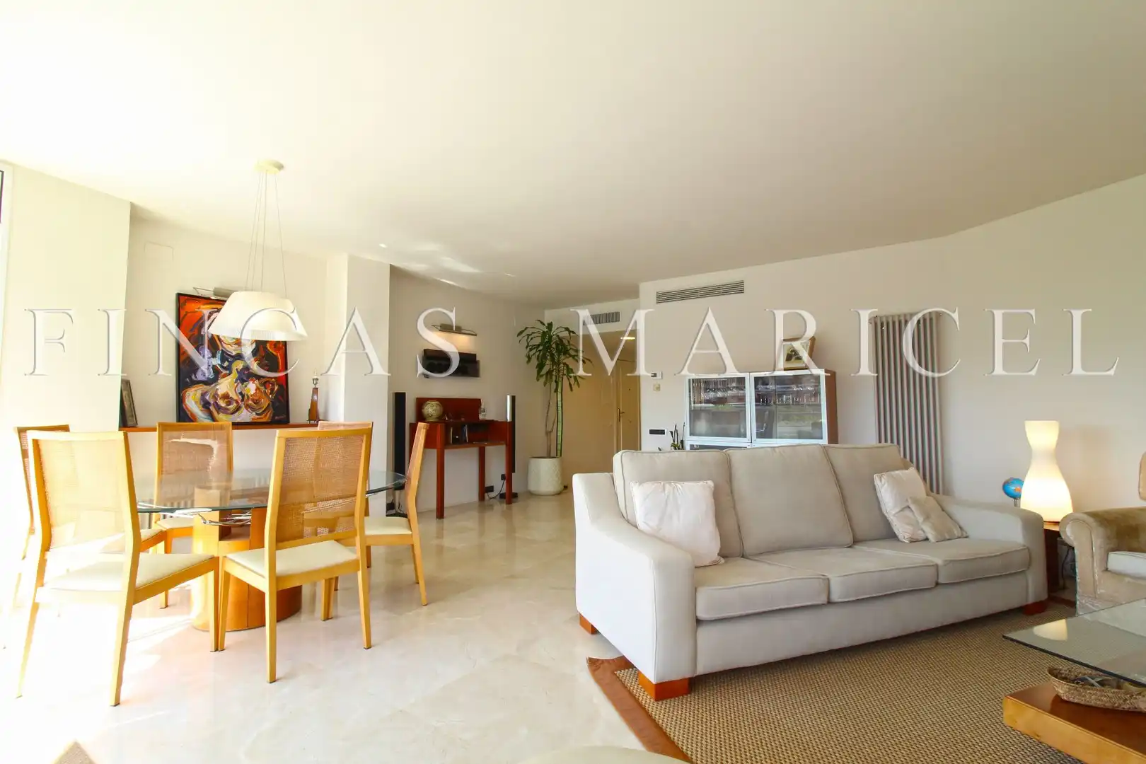 Living room of Flat for sale in Sitges  with Air Conditioner, Heating and Storage room