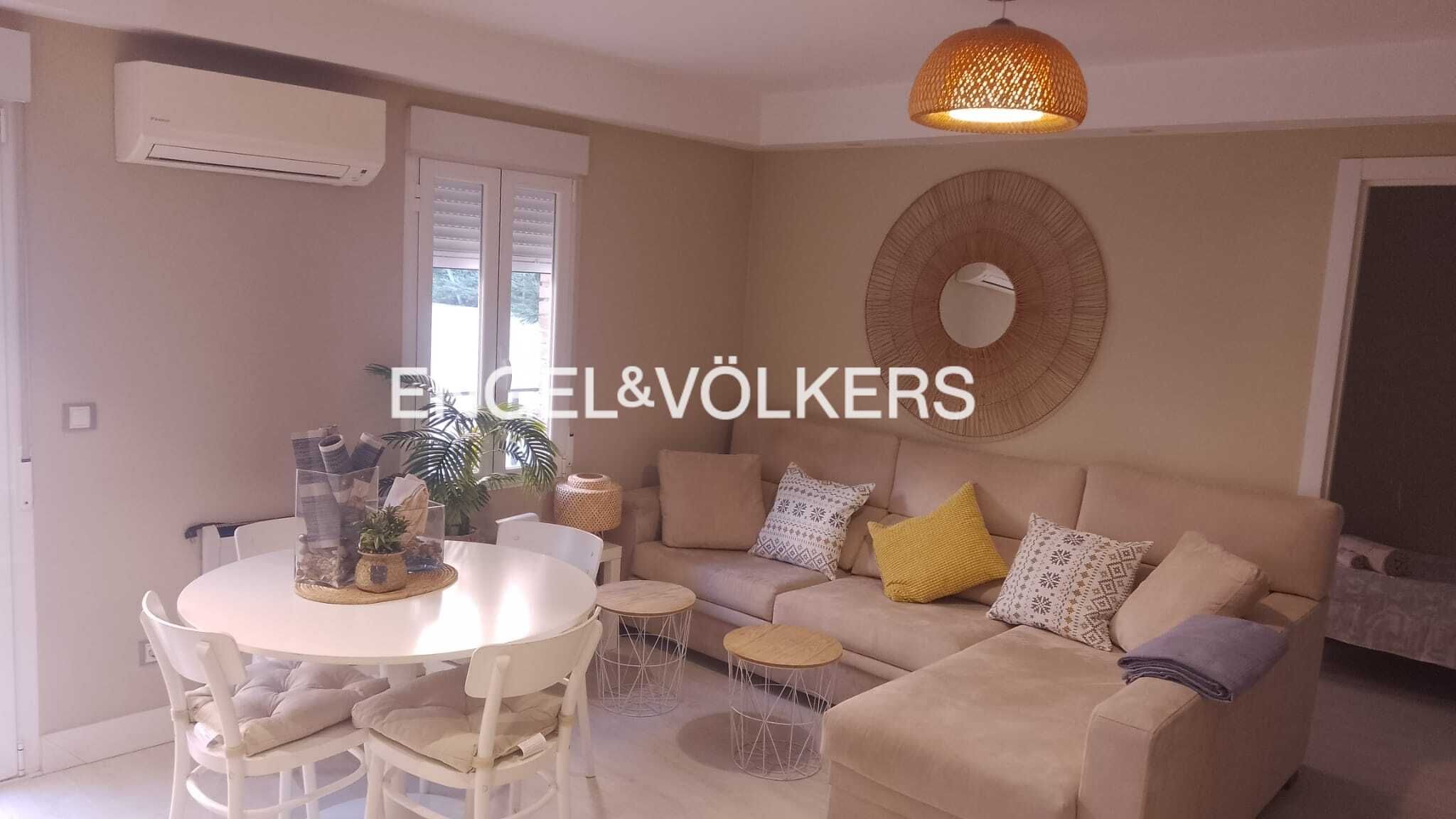 Living room of Apartment for sale in  Madrid Capital  with Air Conditioner, Heating and Terrace